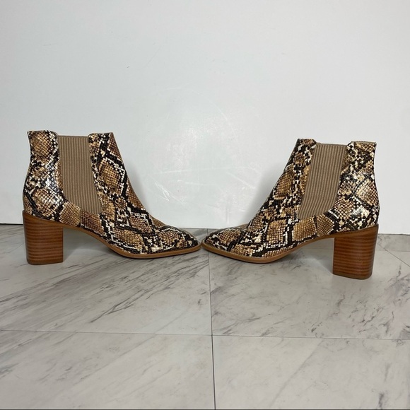 New! Vince Camuto Jentilliy Chelsea Bootie - Picture 4 of 11